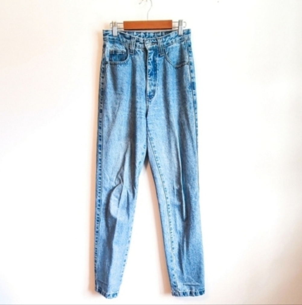 Calvin Klein Jeans Light Wash High Rise Straight Leg Jeans